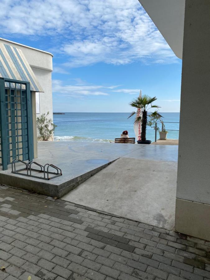 Hotel Еника Varna Esterno foto
