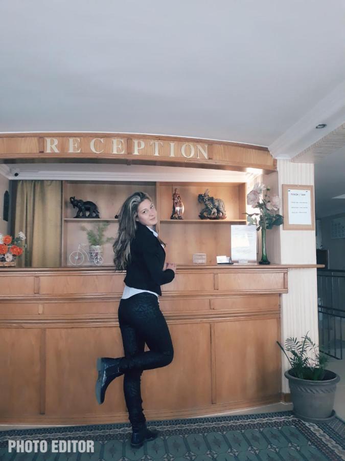 Hotel Еника Varna Esterno foto